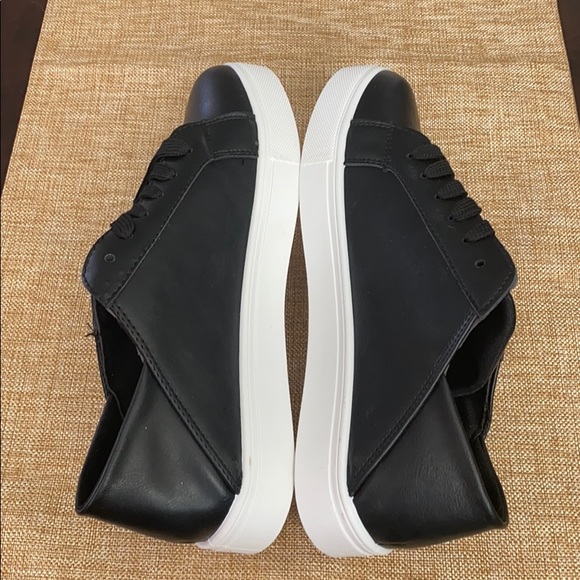 Gold Star Sneakers - Picture 7 of 10